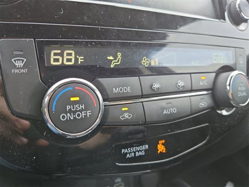Used 2020 Nissan Rogue SV image 19