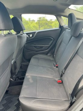 Used 2015 Ford Fiesta SE image 11