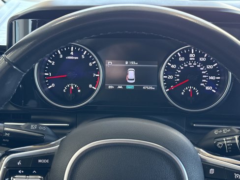 Used 2022 Kia Carnival EX image 38