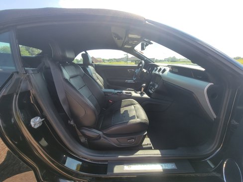 Used 2017 Ford Mustang Premium image 33