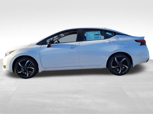 New 2025 Nissan Versa SR w/ Trunk Package image 3