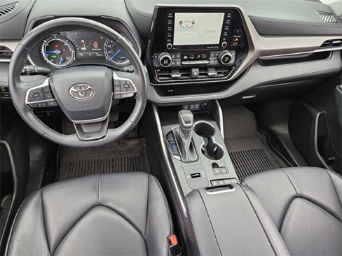 Used 2022 Toyota Highlander XLE image 8