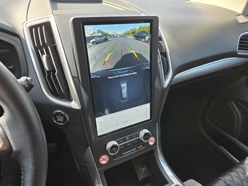 Used 2024 Ford Edge Titanium image 9