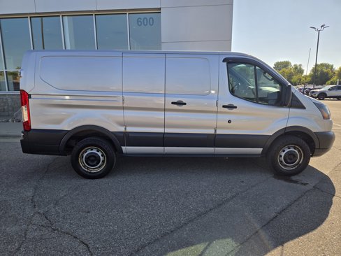 Used 2015 Ford Transit 250 130 Low Roof image 5