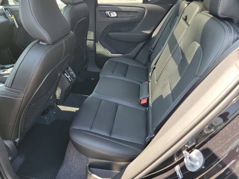 New 2025 Volvo XC40 B5 Core w/ Protection Package Premier image 10