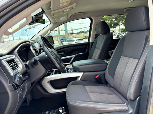 Used 2023 Nissan Titan SV w/ SV Utility Package image 22
