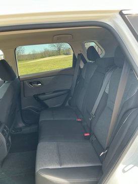 Used 2023 Nissan Rogue SV image 9