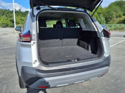 Used 2023 Nissan Rogue SV image 25