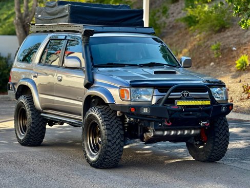 Used 2002 Toyota 4Runner SR5 image 1