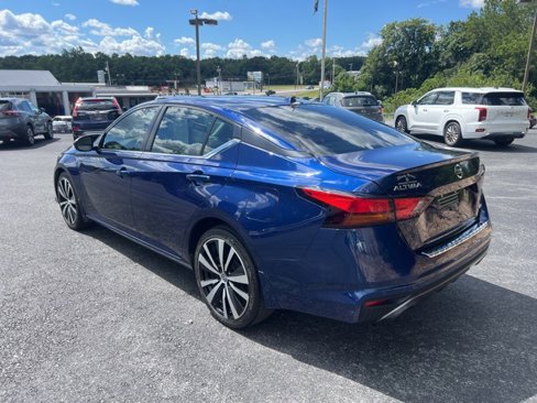 Used 2021 Nissan Altima 2.5 SR w/ SR Premium Package image 3
