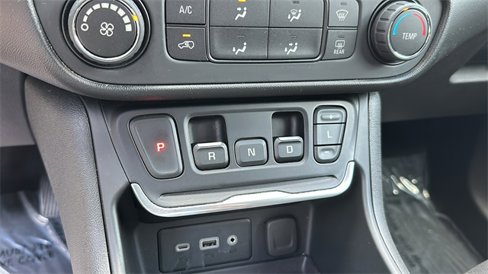 Used 2021 GMC Terrain SLE image 29