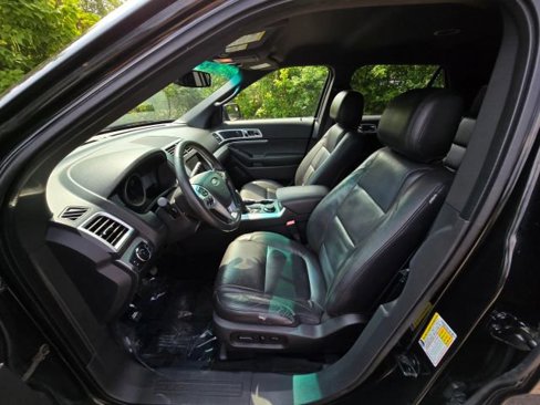 Used 2015 Ford Explorer XLT w/ Equipment Group 202A image 10