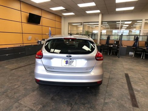 Certified 2016 Ford Focus SE image 6
