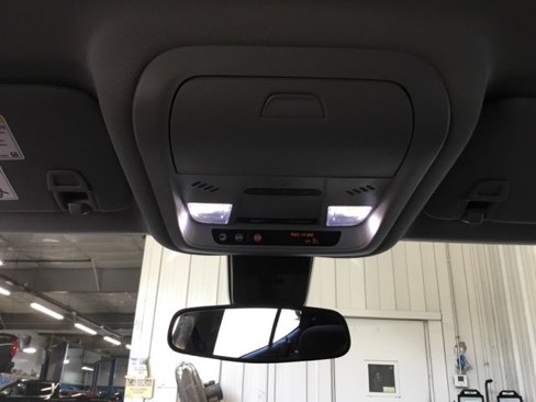 Used 2020 Chevrolet Equinox LT w/ Driver Convenience Package image 31