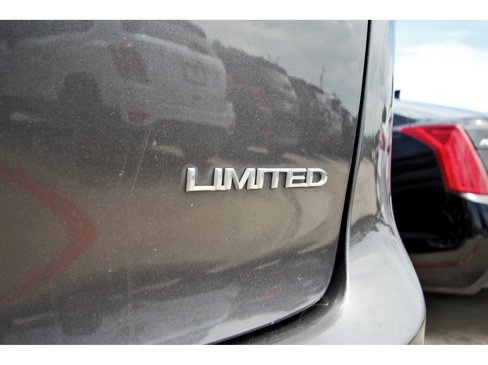 Used 2017 Chrysler Pacifica Limited image 30