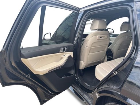 Used 2022 BMW X5 xDrive40i w/ M Sport Package image 23