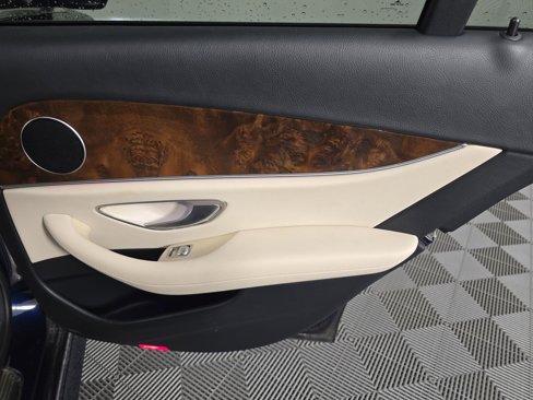 Used 2018 Mercedes-Benz E 300 image 26