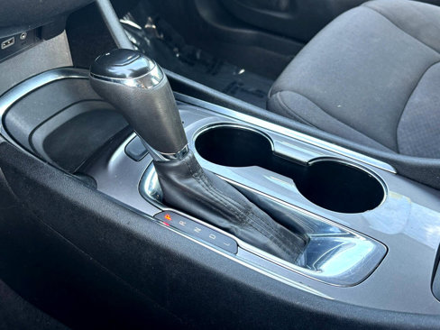 Used 2020 Chevrolet Malibu LT image 30