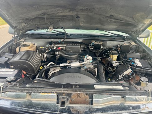 Used 1999 Chevrolet Suburban 4WD w/ Preferred Equipment Group 2 image 12