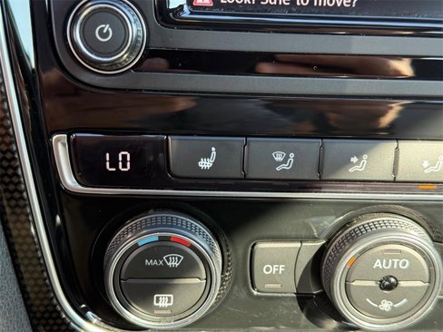 Used 2018 Volkswagen Passat 3.6 image 19