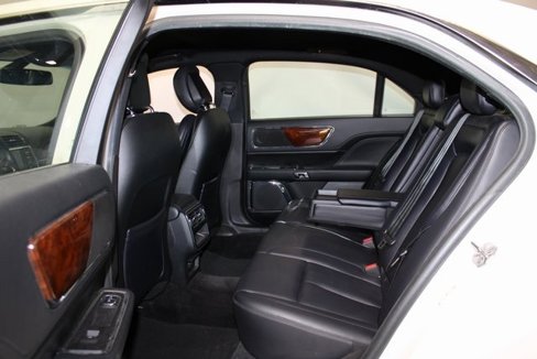 Used 2018 Lincoln Continental Premiere image 8