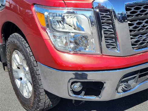 Used 2017 Nissan Titan SV image 5