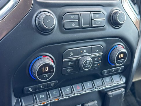 Used 2019 Chevrolet Silverado 1500 High Country image 19