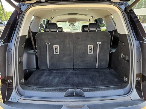 Used 2023 GMC Acadia SLT image 13