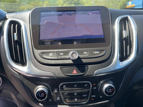 Used 2020 Chevrolet Equinox LT image 17
