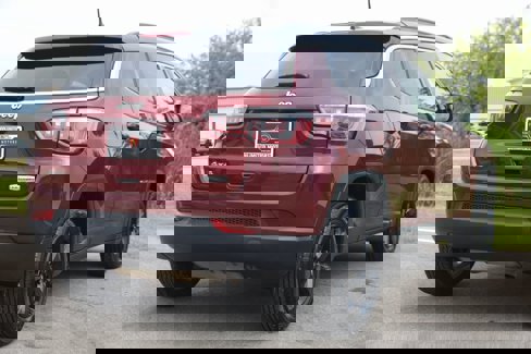 Used 2020 Jeep Compass Latitude w/ Cold Weather Group image 3