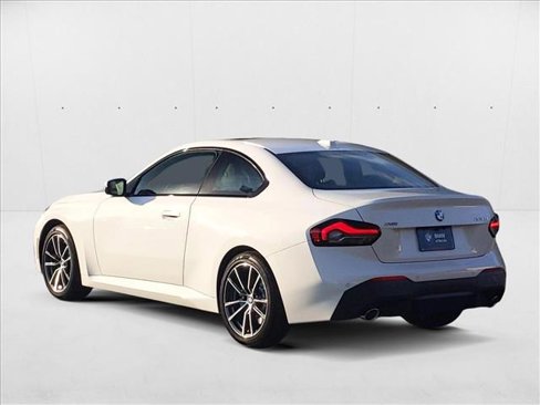 Used 2025 BMW 230i xDrive Coupe w/ Premium Package image 9
