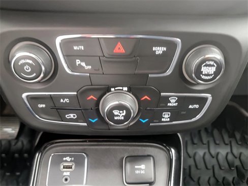 Used 2020 Jeep Compass Latitude image 24