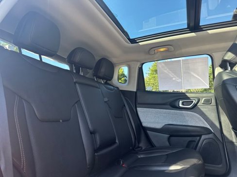 Used 2022 Jeep Compass Latitude w/ Sun and Sound Group image 21