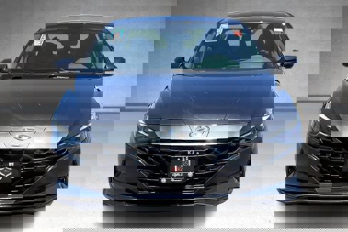 Used 2023 Hyundai Elantra SEL image 3