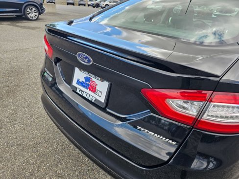 Used 2016 Ford Fusion Energi Titanium w/ Driver Assist Package image 18