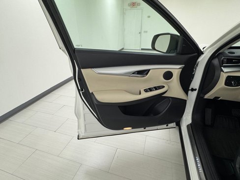 Used 2020 INFINITI QX50 Luxe w/ Navigation Package image 9