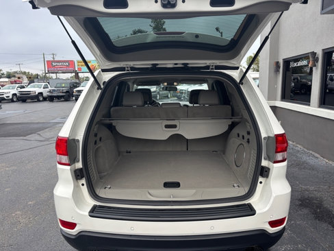 Used 2011 Jeep Grand Cherokee Laredo image 4