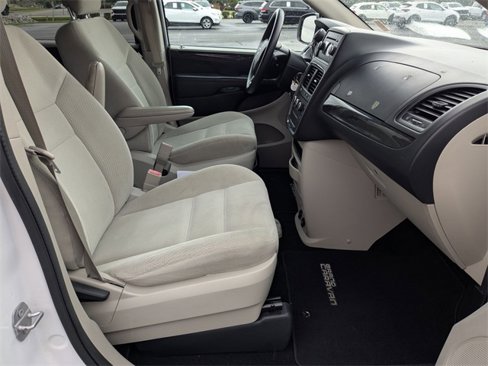Used 2016 Dodge Grand Caravan SE w/ Quick Order Package 29E SE image 32