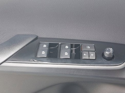 Used 2017 Toyota Prius Four image 23