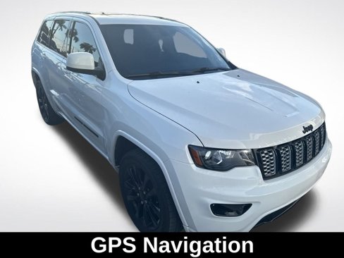 Used 2021 Jeep Grand Cherokee Laredo X image 2