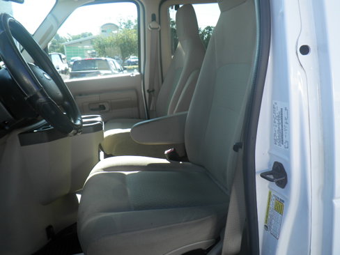 Used 2014 Ford E-350 and Econoline 350 XLT image 12