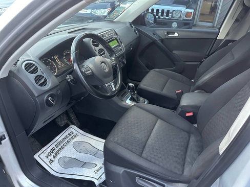 Used 2014 Volkswagen Tiguan S image 16