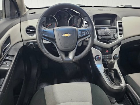 Used 2011 Chevrolet Cruze LS w/ Connectivity Package image 4