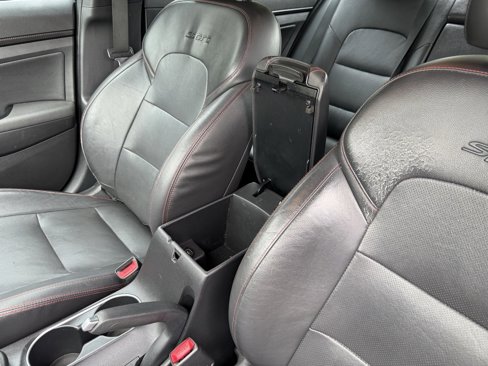 Used 2018 Hyundai Elantra Sport image 28