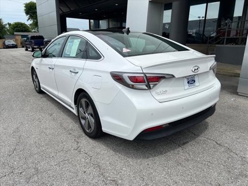 Used 2016 Hyundai Sonata Limited w/ Option Group 02 image 3
