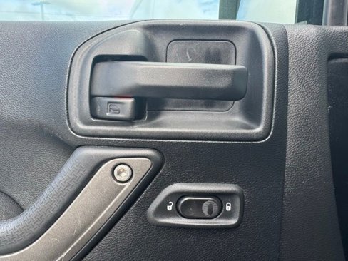 Used 2017 Jeep Wrangler Unlimited Sport image 14