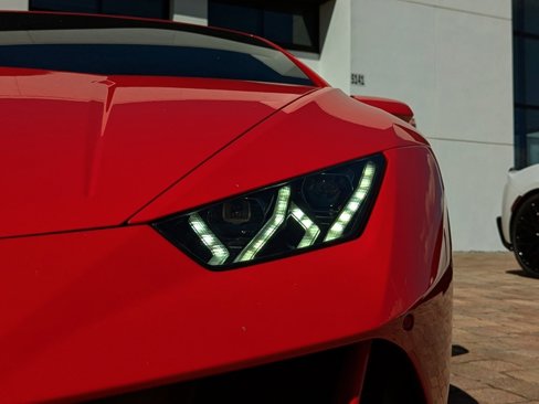 Used 2020 Lamborghini Huracan EVO image 9