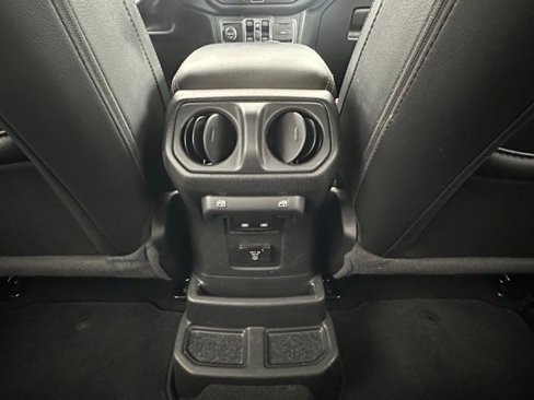 Used 2021 Jeep Wrangler Unlimited Sahara image 35