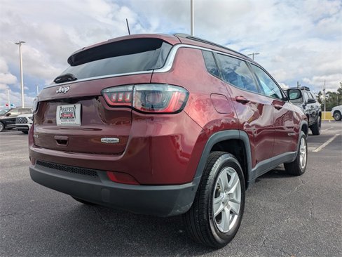 Used 2022 Jeep Compass Latitude image 3