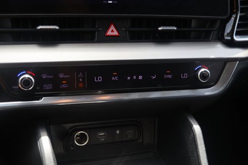 Used 2023 Kia Sportage EX image 14